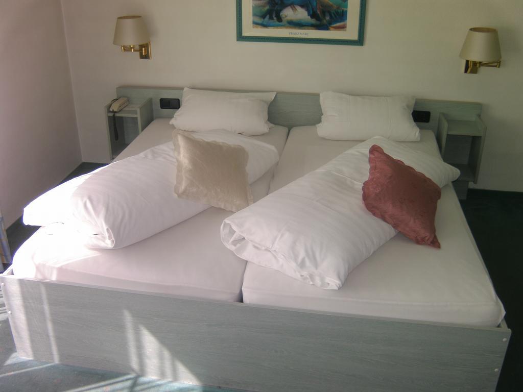 Hotel Deutsches Haus Bad Brueckenau Ngoại thất bức ảnh